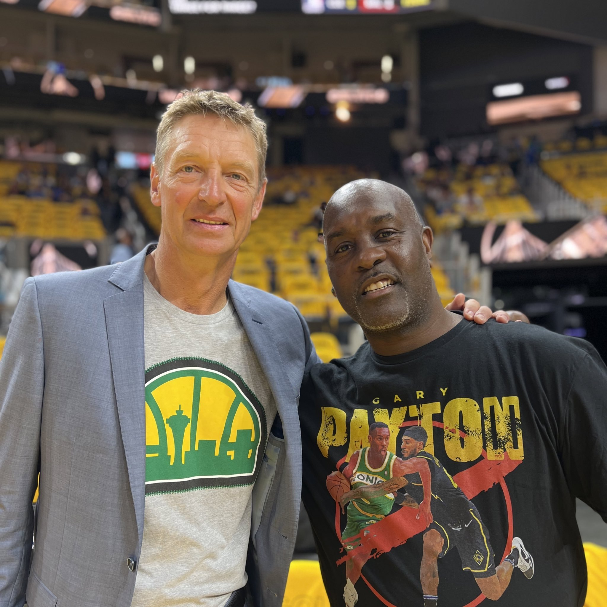 敏锐地察觉 敏锐地察觉