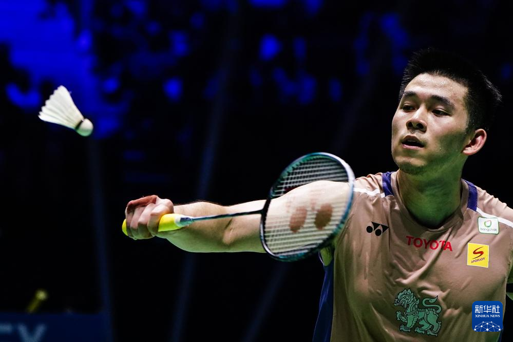 用胸口与肩 用胸口与肩